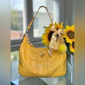 4 Fer Vintage Coach Yellow Patent Leather Shoulder Bag with accessory accents
